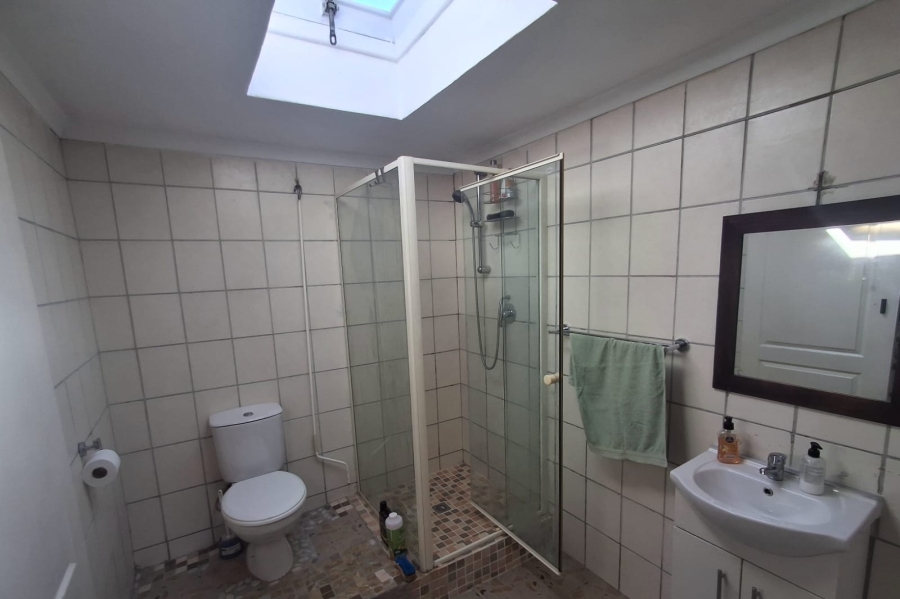 To Let 1 Bedroom Property for Rent in Table View Western Cape